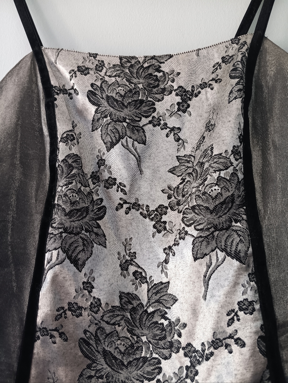 Vintage Amelia’s Silver Metallic Floral Cami Top M Velvet Trim Strappy Tank - Picture 4 of 6